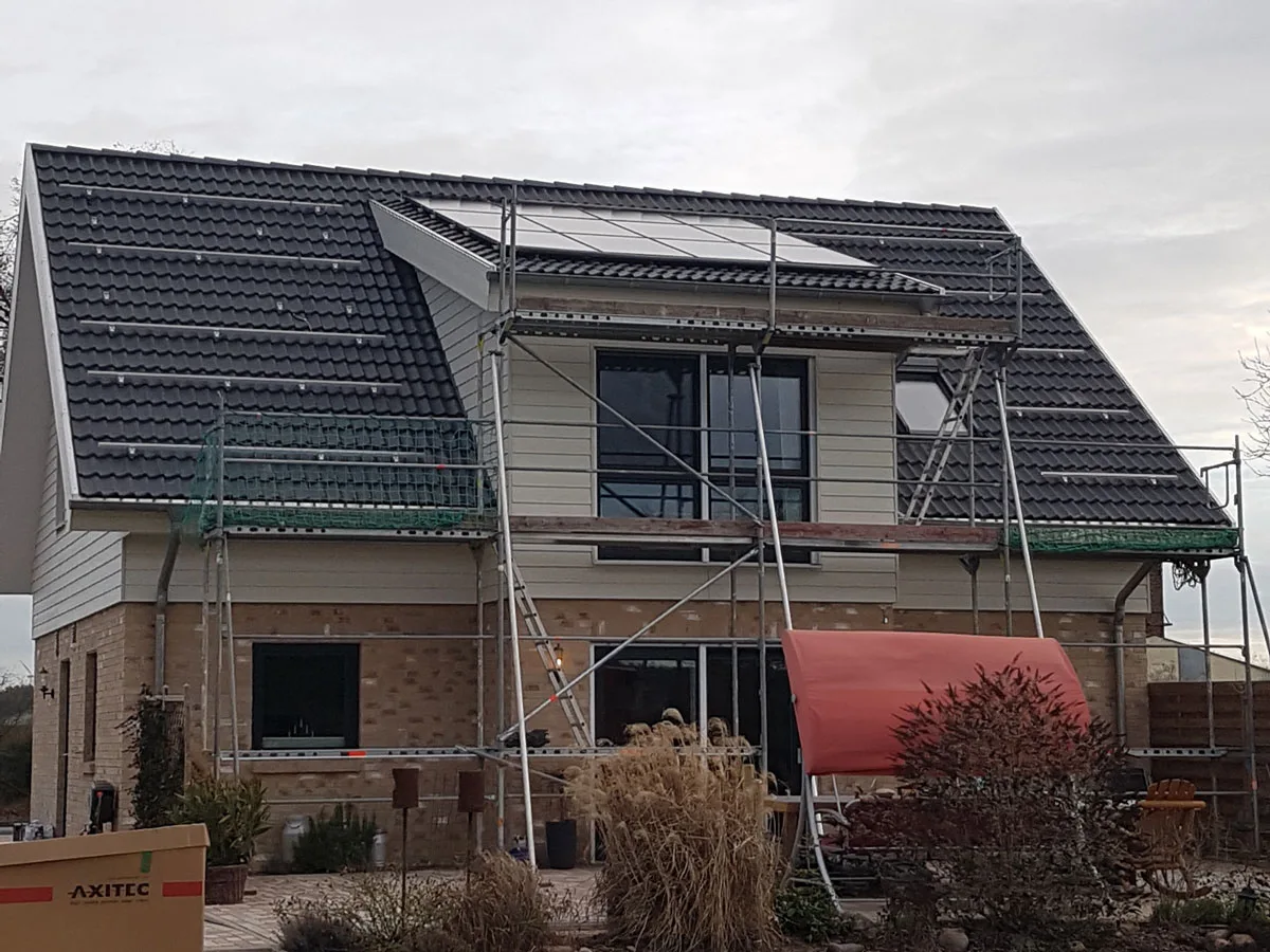 Photovoltaikanlage auf einem Wohnhaus in Niemegk